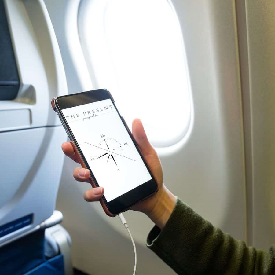 use cell phone on plane